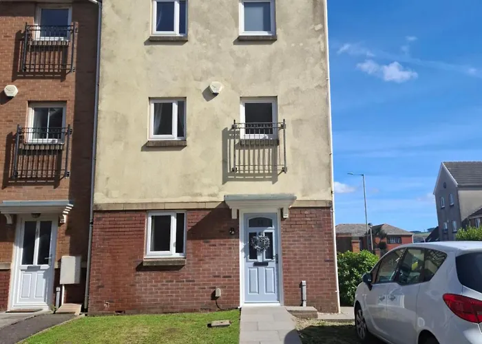 Driftmark Beachfront Location Aberavon Beach Sea Views Large Driveway Parking Private Site Fibre Optic Wi Fi