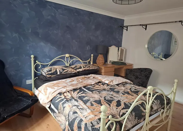 Driftmark Beachfront Location Aberavon Beach Sea Views Large Driveway Parking Private Site Fibre Optic Wi Fi