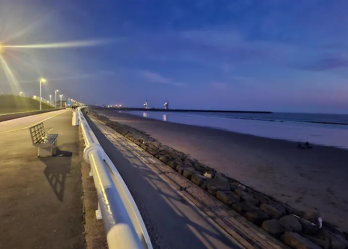 Driftmark Beachfront Location Aberavon Beach Sea Views Large Driveway Parking Private Site Fibre Optic Wi Fi