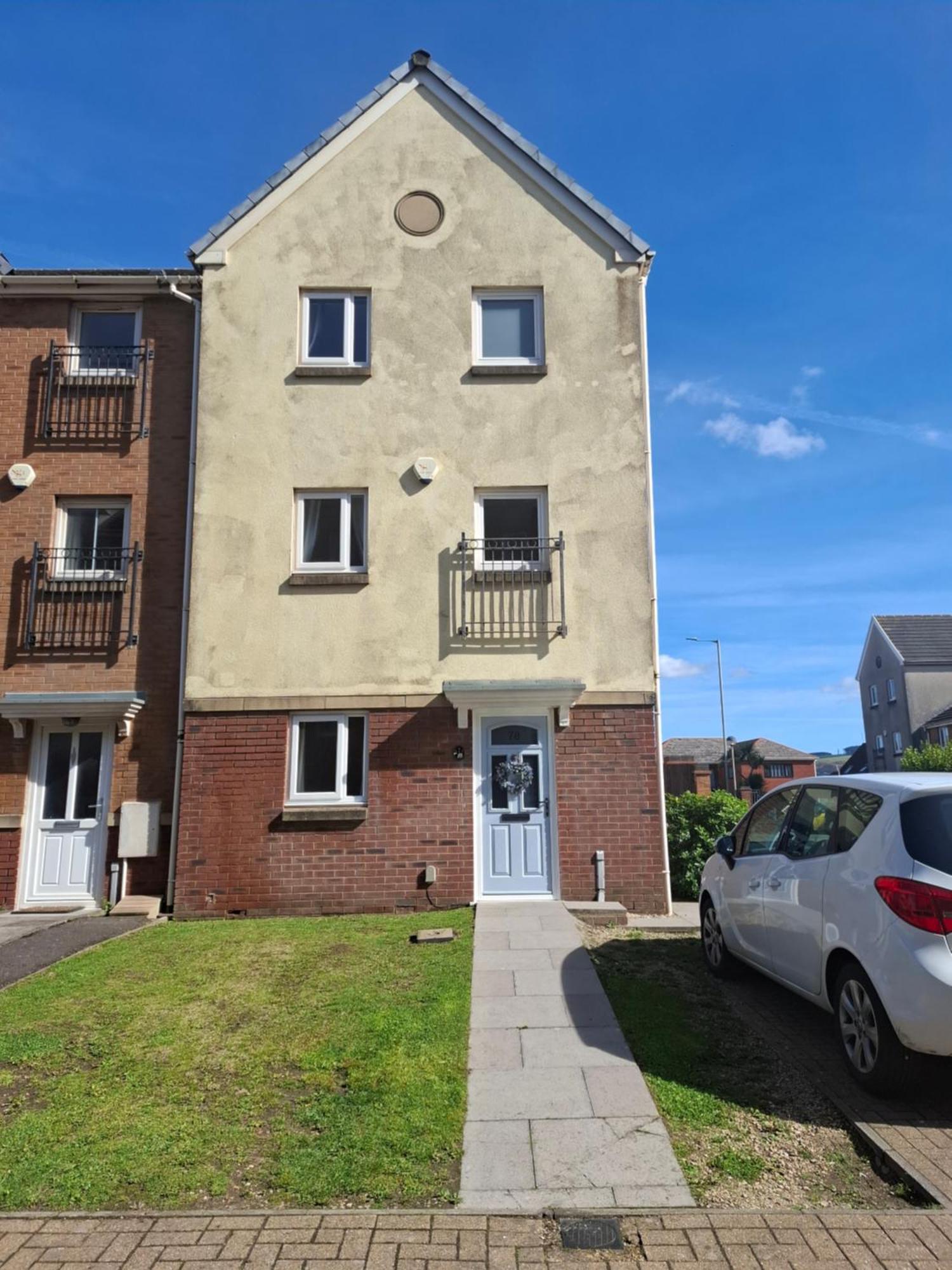 Holiday home Driftmark Beachfront Location Aberavon Sea Views Large Driveway Parking Private Site Fibre Optic Wi Fi Port Talbot
